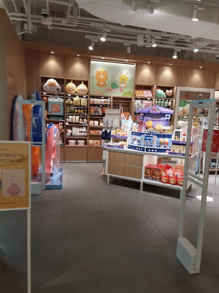 [事後免税店] KAKAO FRIENDS（カカオフレンズ）・ヤングプラザミョンドン（明洞）（카카오프렌즈 영플라자명동）