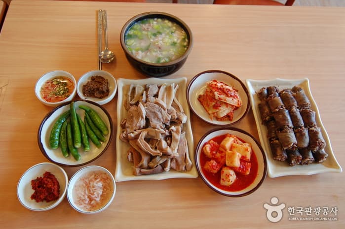 Baegam Jeil Sikdang (백암제일식당)