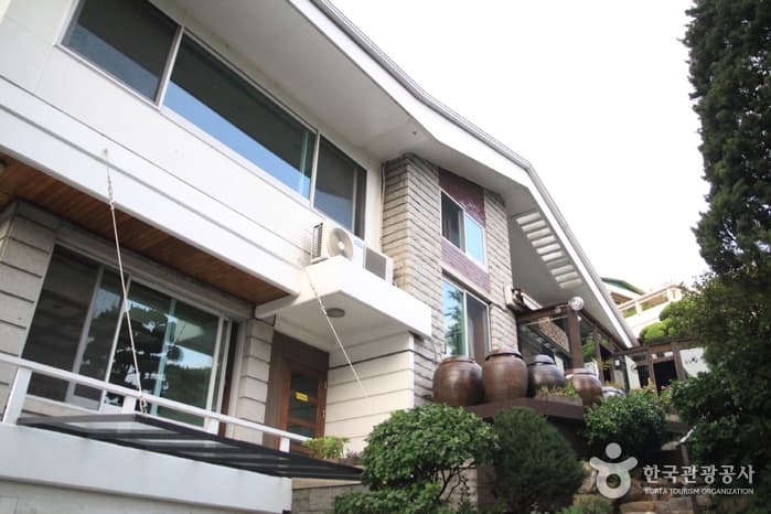 Ресторан Чаха сонманду (자하손만두)