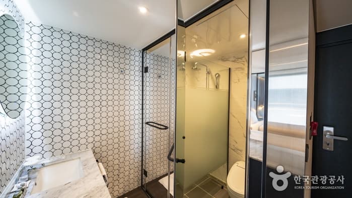 부산_라발스 호텔_DELUXE OCEAN 1