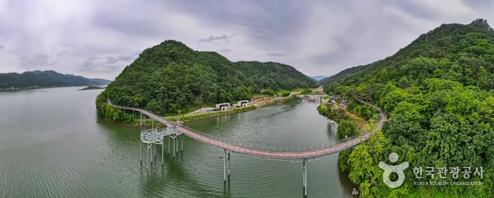 衣岩湖天空步道(의암호스카이워크)