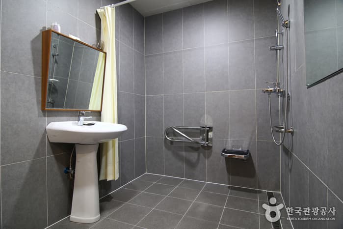 강원_케이티엔지상상마당춘천스테이_디럭스 온돌 1