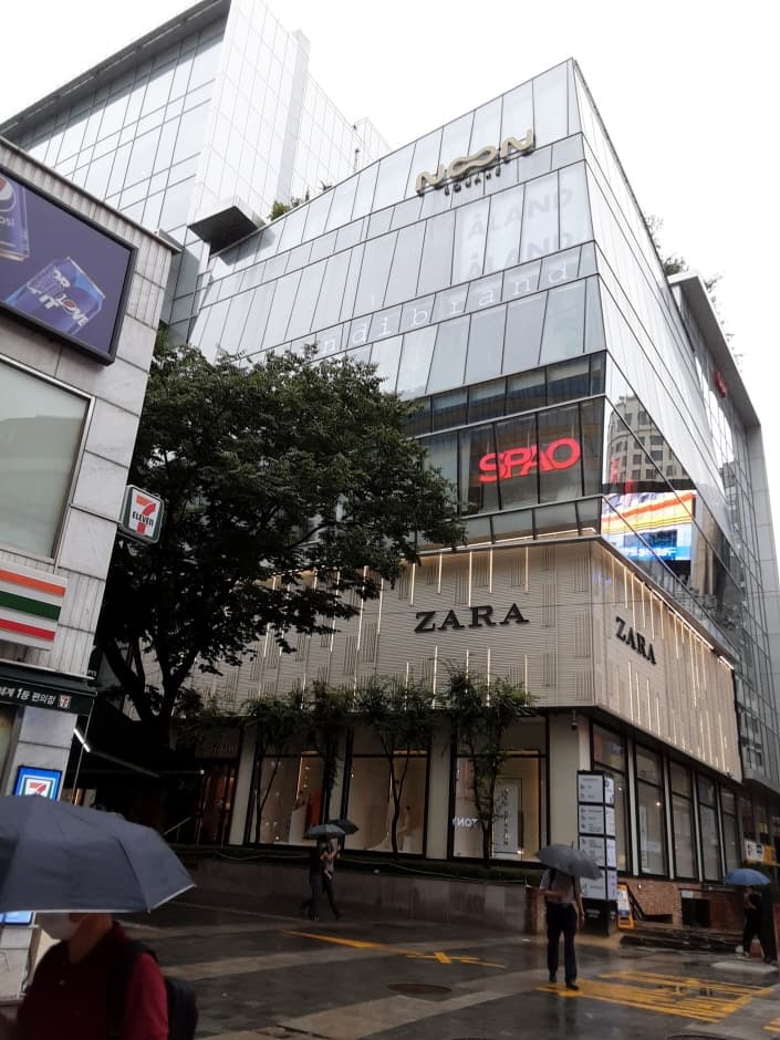 [事後免税店] CHARLES＆KEITH（チャールズアンドキース）・ヌーンスクエア（찰스앤키스 눈스퀘어）