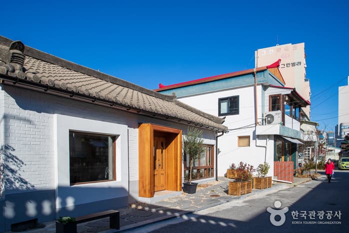 강릉 명주동 거리