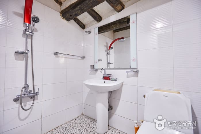 칼럼_추가_전남_순천_순천만해룡성고택_진달래_화장실_1