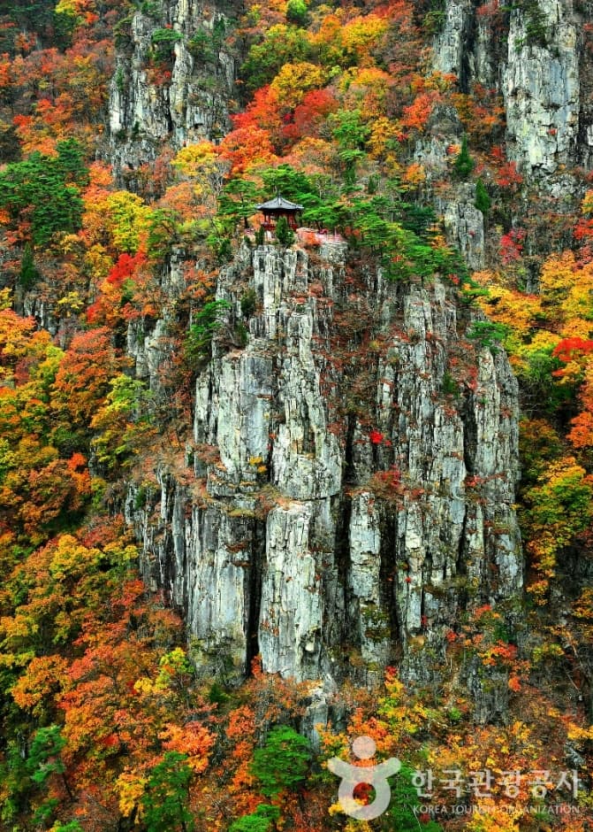 内延山宝鏡寺市立公園(내연산보경사시립공원)