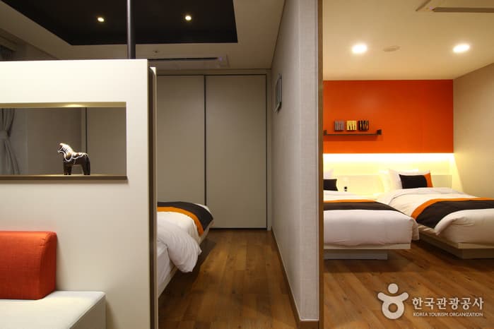 강원_케이티엔지상상마당춘천스테이_스위트룸 2