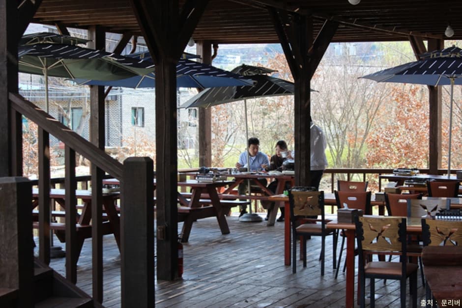 경기도_양평군_문리버_야외테라스