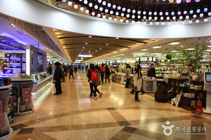 教保文庫光化門店(교보문고)