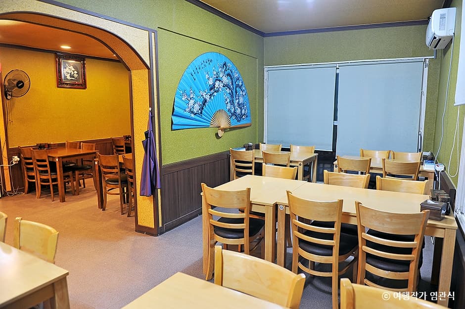 Place Laveniche (라베니체광장)