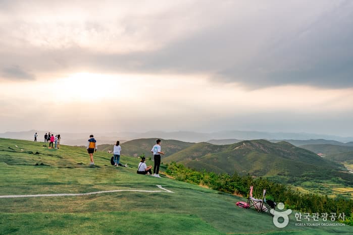 崑輪山滑空場(곤륜산 활공장)