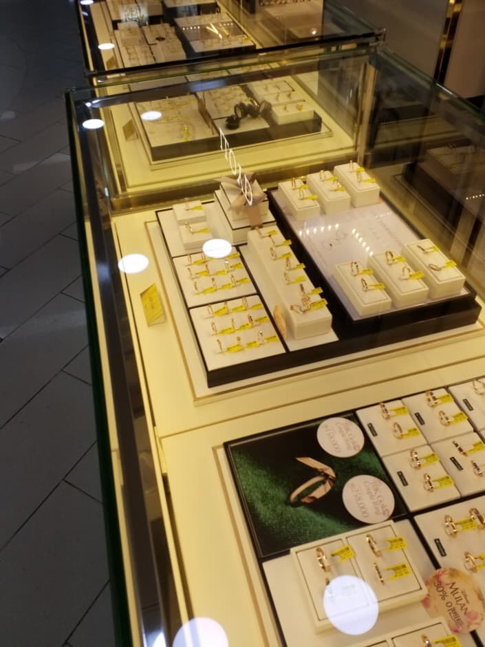 [事後免税店] LLOYD（ロイド）・ヨンドゥンポ（永登浦）店（로이드_영등포점）