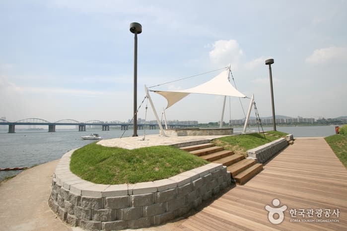 Insel Seoraeseom (반포 서래섬)