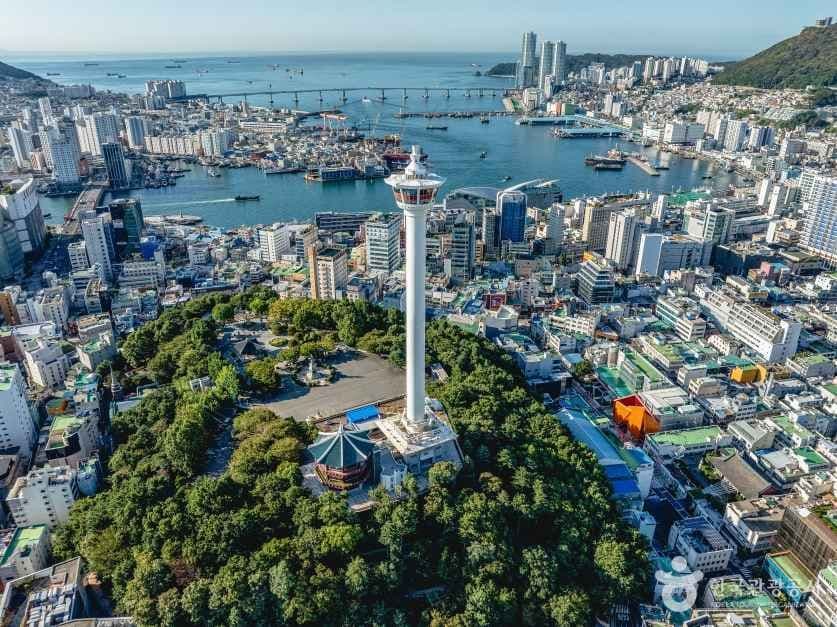 Parque Yongdusan (용두산공원)