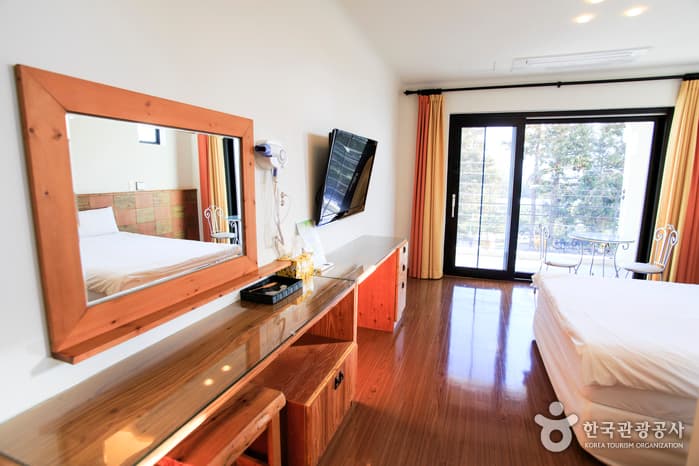 숙박_제주_꿈꾸는노마드_원룸(테라스형)객실2