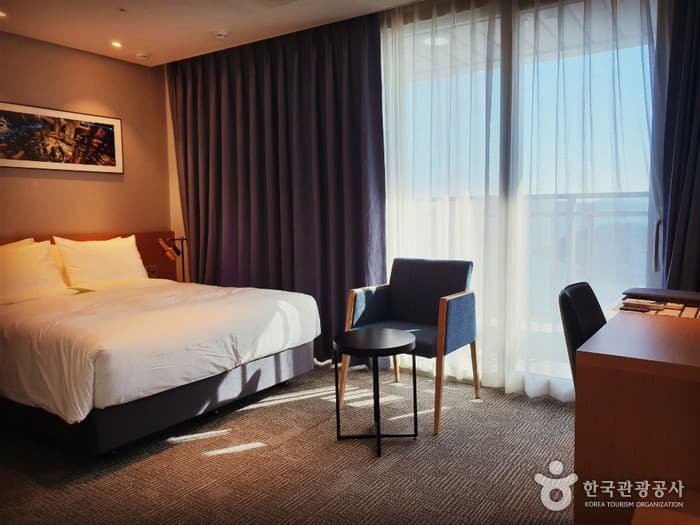 부산_라비드아틀란호텔_코너디럭스 더블 2
