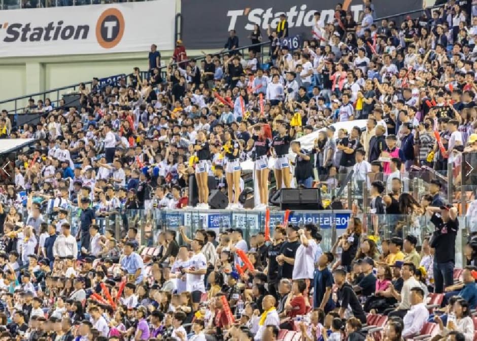 서울_송파구_잠실야구장_응원석