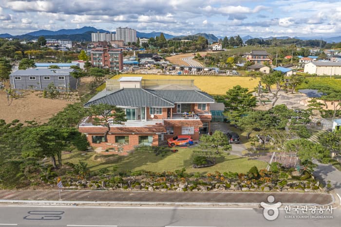 Hu's Silk (허씨비단직물)