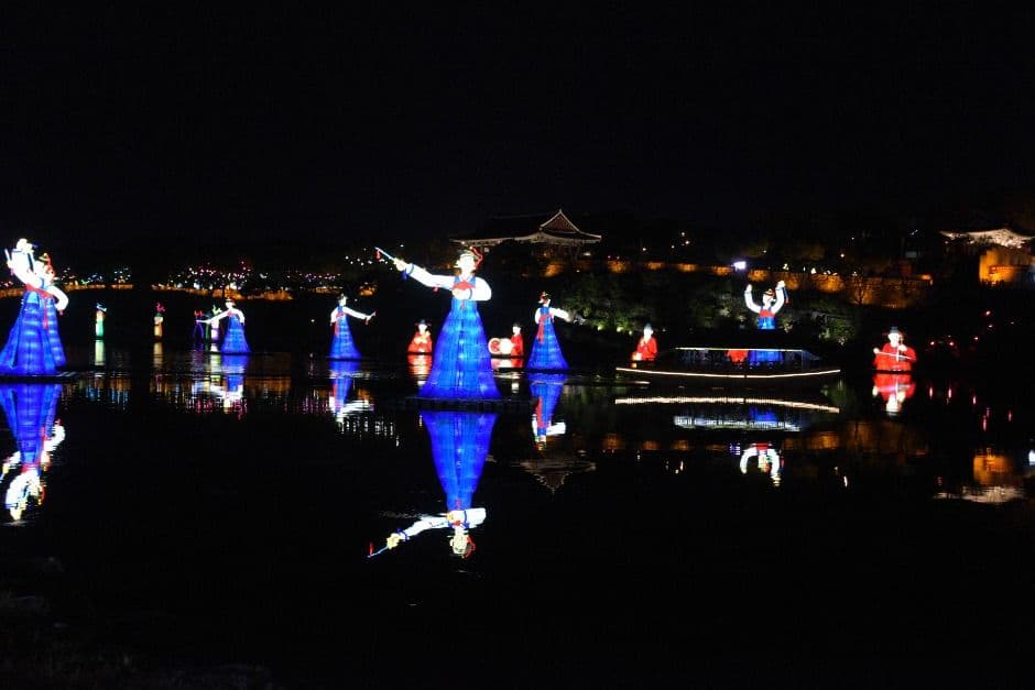 Festival de los Faroles del Río Namgang de Jinju (진주 남강유등축제)