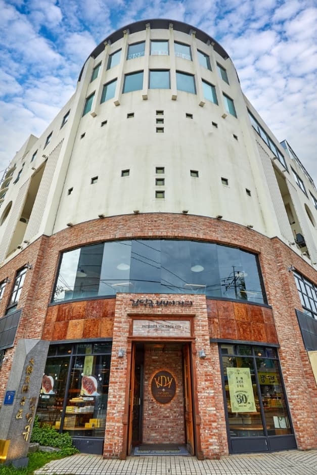 Kim Deok Kyu’s Bakery(김덕규베이커리)