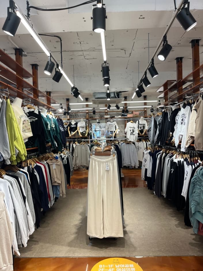 엠플레이그라운드 홍대본점 [Tax Refund Shop]  (4)