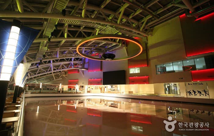 センタムシティ アイスリンク(新世界百貨店)(센텀시티 아이스링크(신세계백화점))