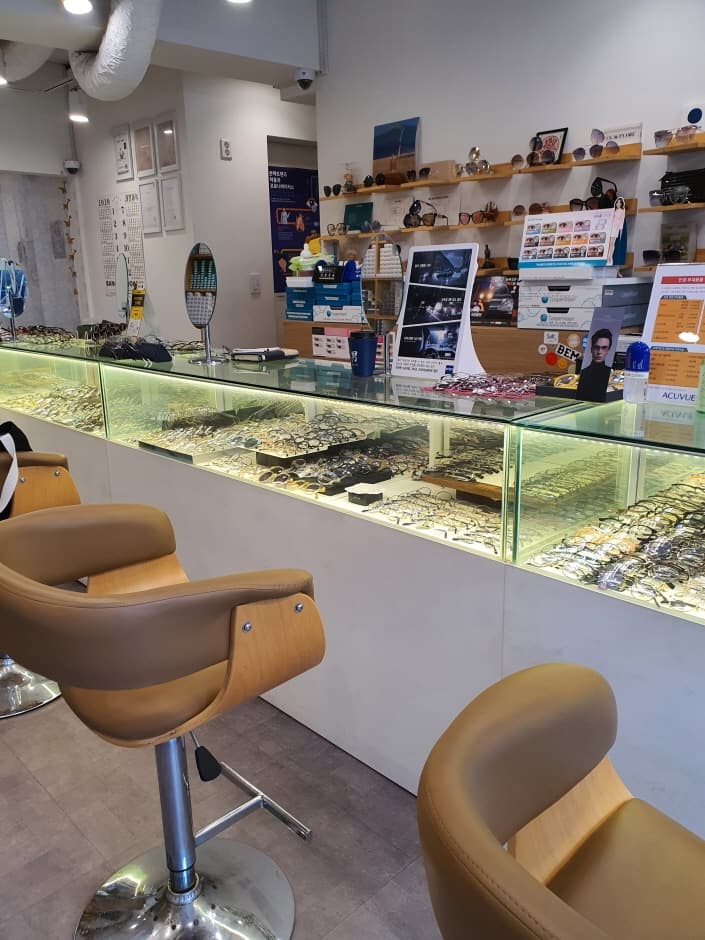[事後免税店] セボム眼鏡院・ホンデ（弘大）（새봄안경원 홍대）