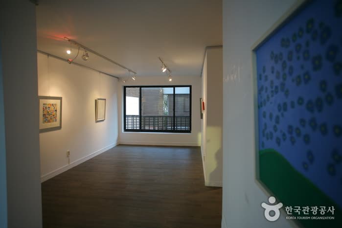 갤러리정 내부01