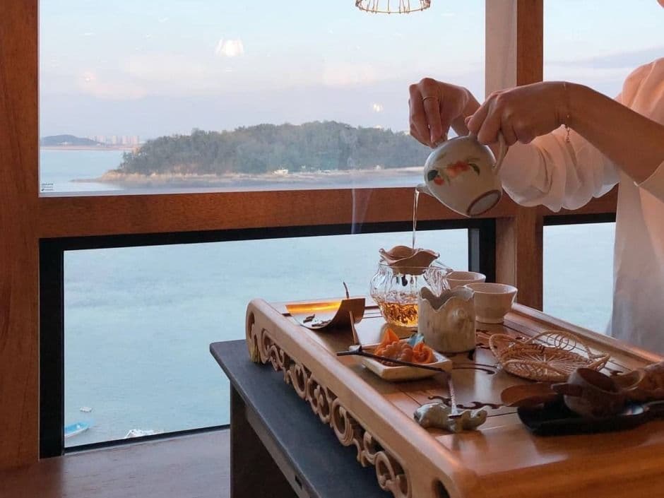 Главный филиал чайного дома «Thanks to tea» на острове Ёнчжондо (차덕분 영종도본점)