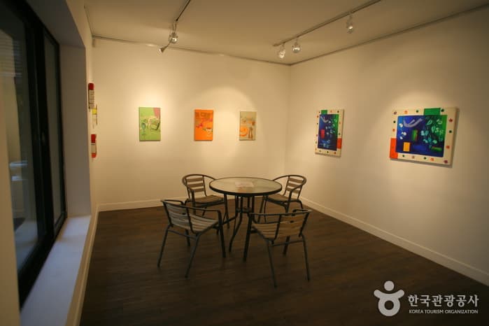 갤러리정 내부04