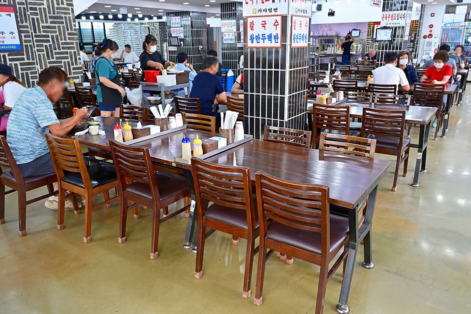 경상남도_김해시_이가네가야밀면_실내_04