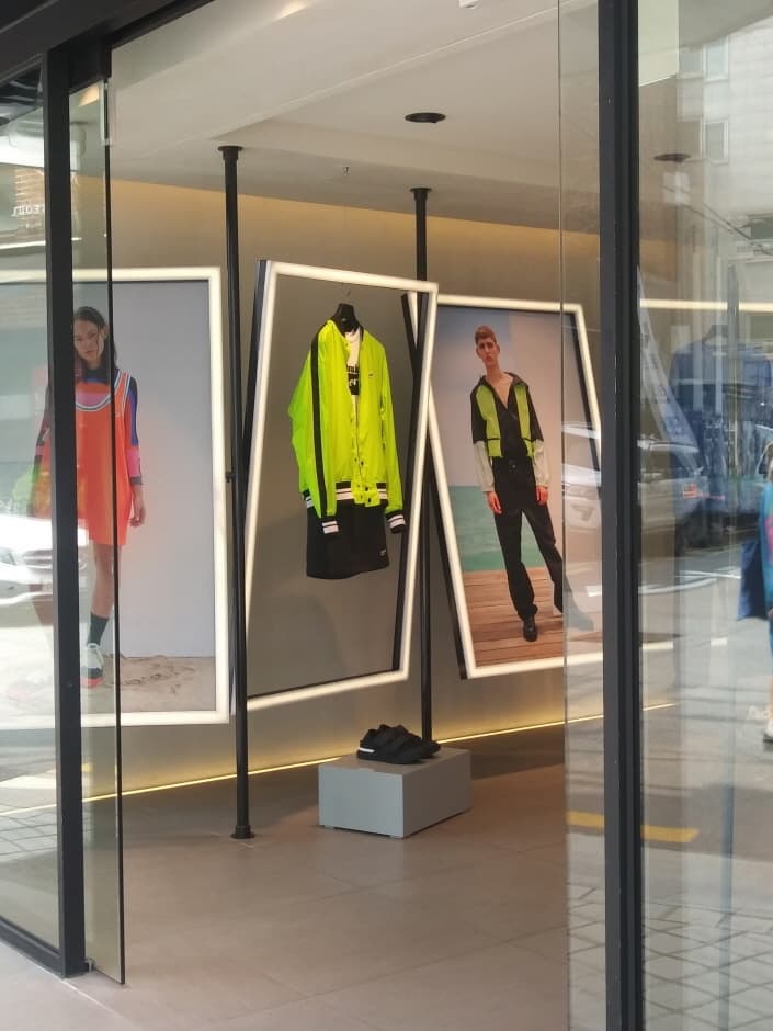 [事後免税店] Onitsuka Tiger（オニツカタイガー）・カロス（오니츠카타이거 가로수）