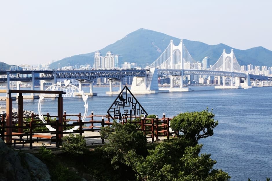 東山尾觀景臺(동생말전망대)