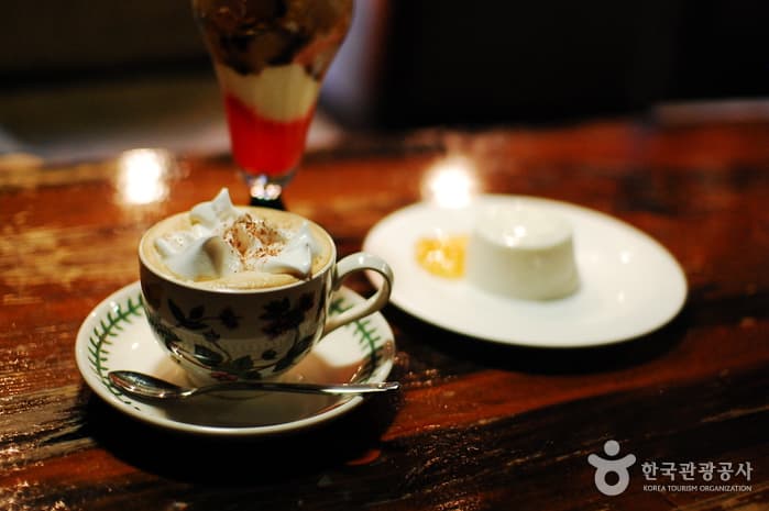 学林茶房(학림다방)