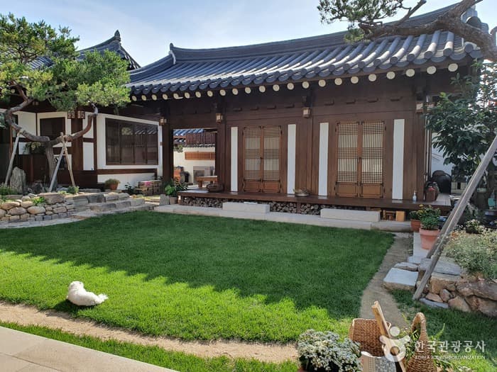 ハノク(韓屋)人(한옥人(한옥인))