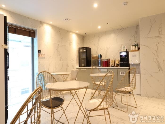 부산_그레이193호텔_조식당3