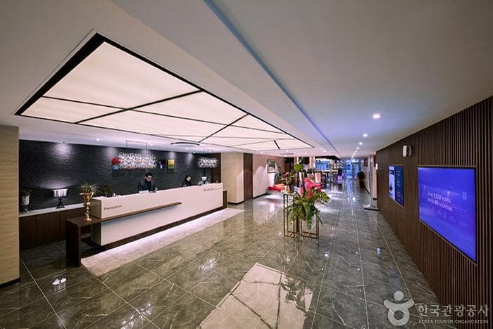 경북_라마다바이원덤구미호텔_로비