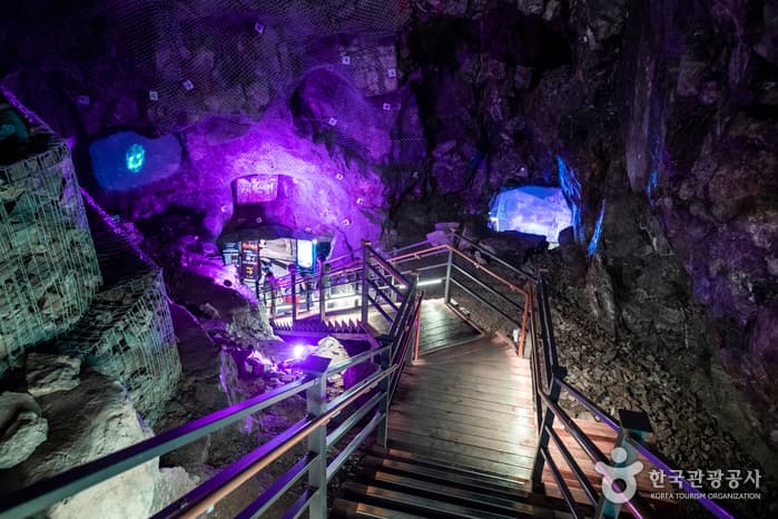 Пещера Кванмён (광명동굴)