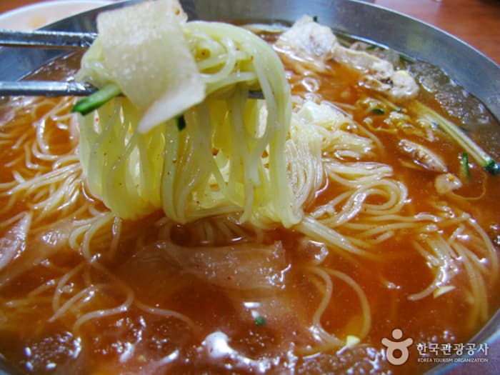 奶奶伽倻小麥麵(할매가야밀면)