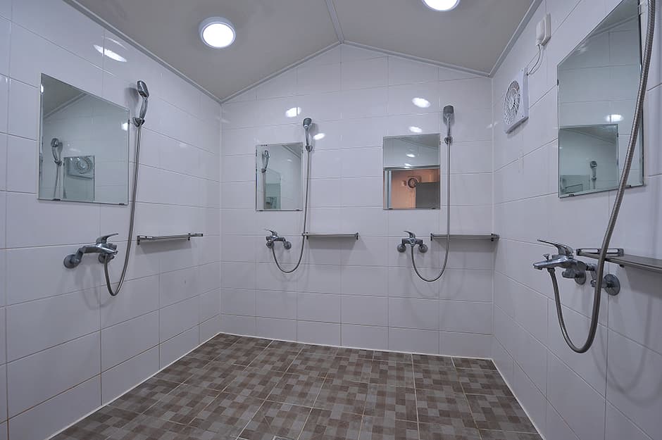 황방산생태야영장_공용샤워실