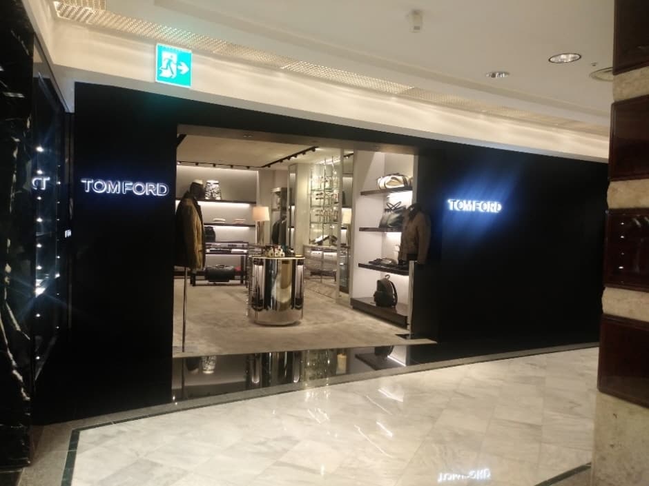 [事后免税店]TOM FORD男装Galleria店4楼(톰포드남성 갤러리아 4층)