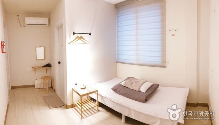 경북_앨리게스트하우스_1인실