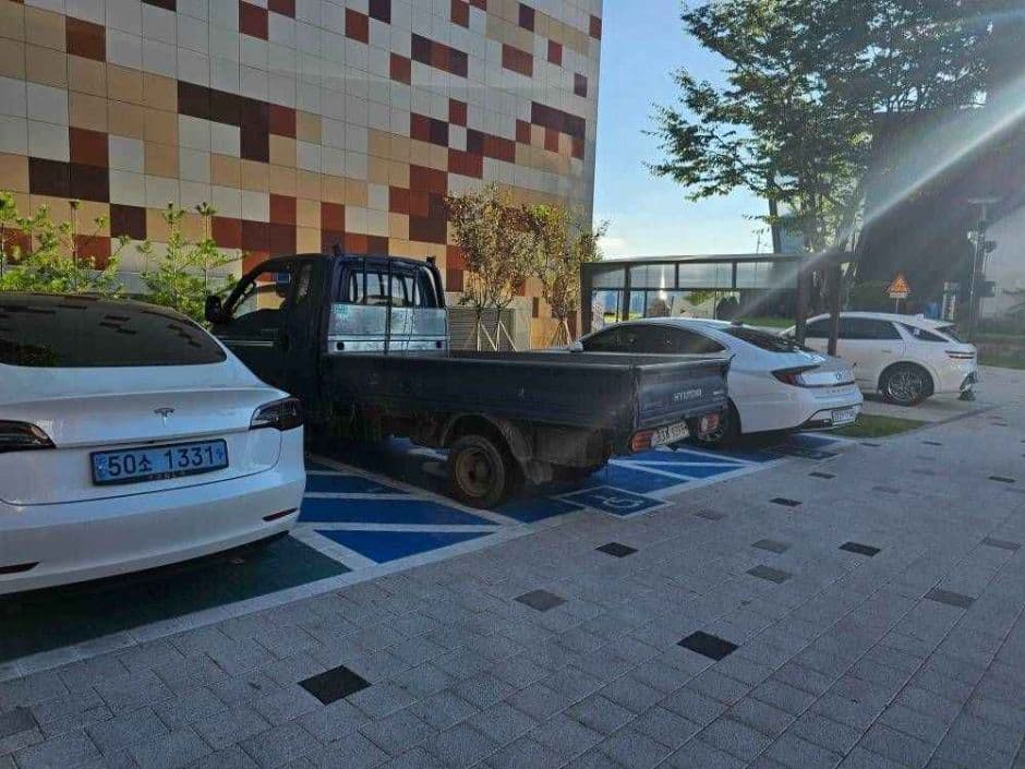 양평도서관_장애인주차장