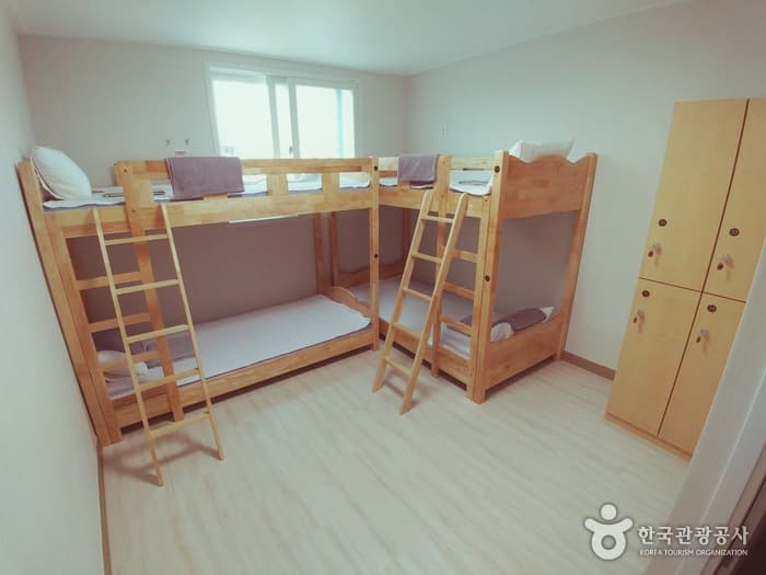 경북_앨리게스트하우스_4인실(가족룸)