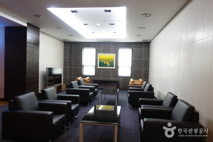 숙박_전북_석정레져주식회사 석정힐_로비3