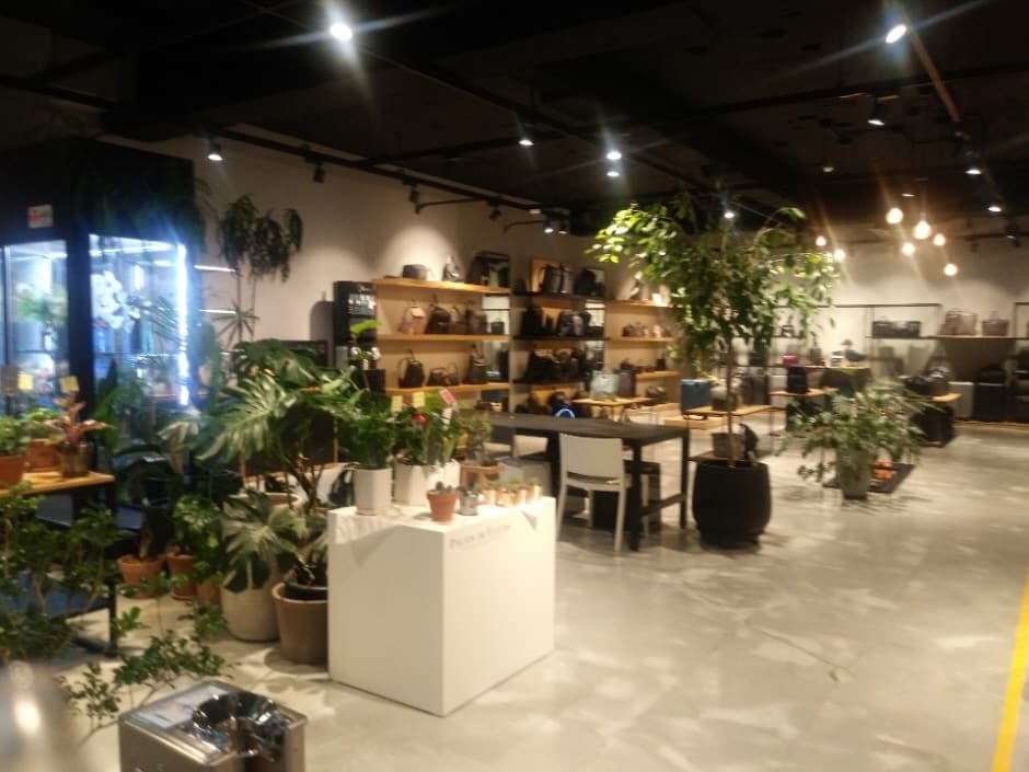 [事后免税店]意大利鸳鸯清潭店(만다리나덕 청담)