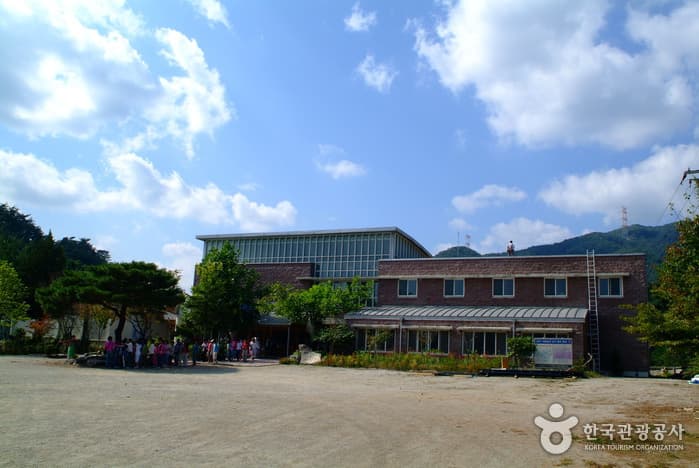 장송모 도자연구원