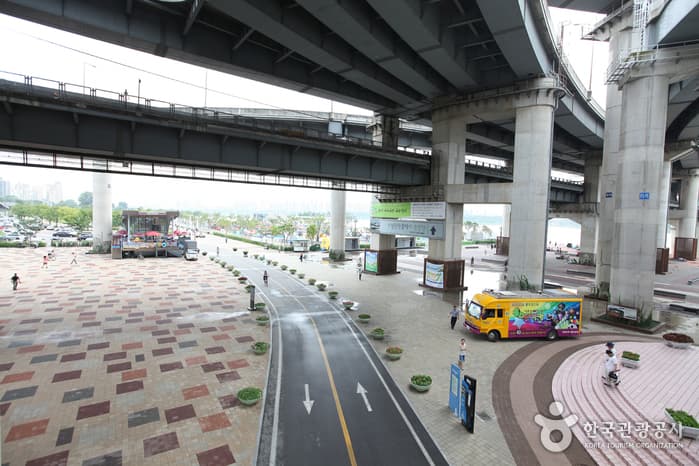 漢江市民公園纛島地區(纛島漢江公園)(한강시민공원 뚝섬지구(뚝섬한강공원))