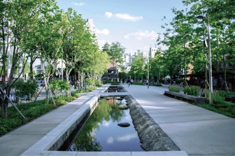 京义线林荫路(延央公园) 경의선숲길(연트럴파크)