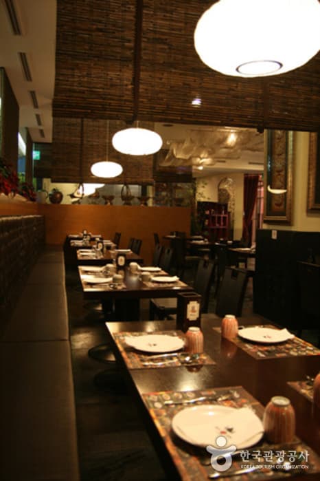 Asia Asia (아시아아시아)